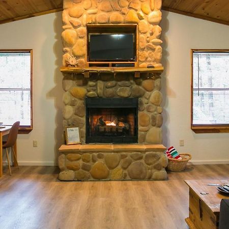 Camphouse At Eagle Ridge Includes Hot Tub, Wifi, And Charcoal Grill Cabin Villa Broken Bow Exterior photo